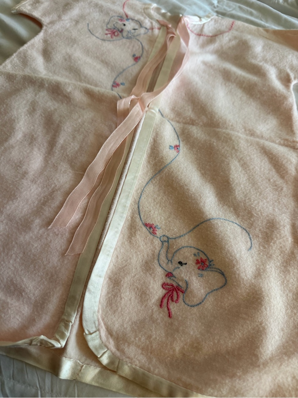 🎀Vintage 1950s Pink Baby Sleep Gown with Elephant Embroidery and Silk trim